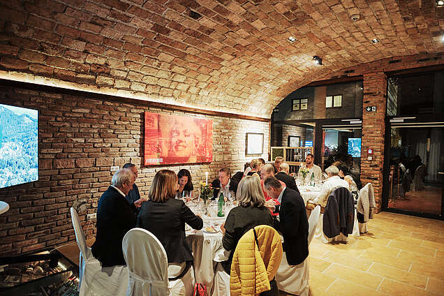 Bronzeweinverkostung im Wohnpark Graz-Gösting