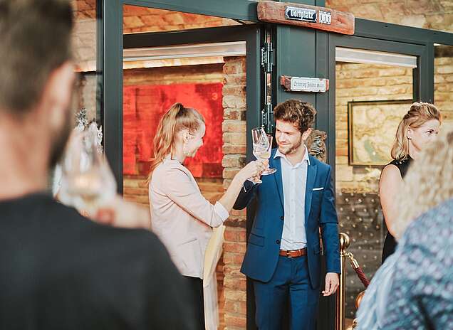 Bronzeweinverkostung im Wohnpark Graz-Gösting