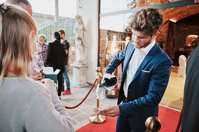 Bronzeweinverkostung im Wohnpark Graz-Gösting