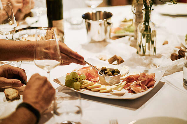 Bronzeweinverkostung im Wohnpark Graz-Gösting