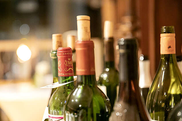 Bronzeweinverkostung im Wohnpark Graz-Gösting